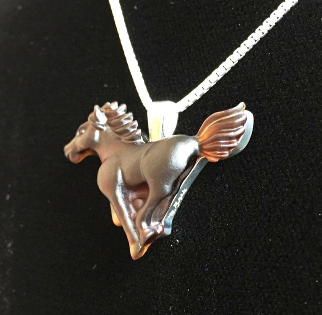 アクセサリー K18 YG ILLUSION GLASS PENDANT HORSE. Glass Spirit Horse Pendants | Carol & Company